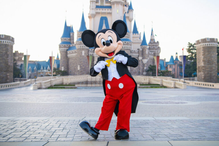 Tokyo Disneyland Ultimate Guide: Best Tips for Visitors in 2025